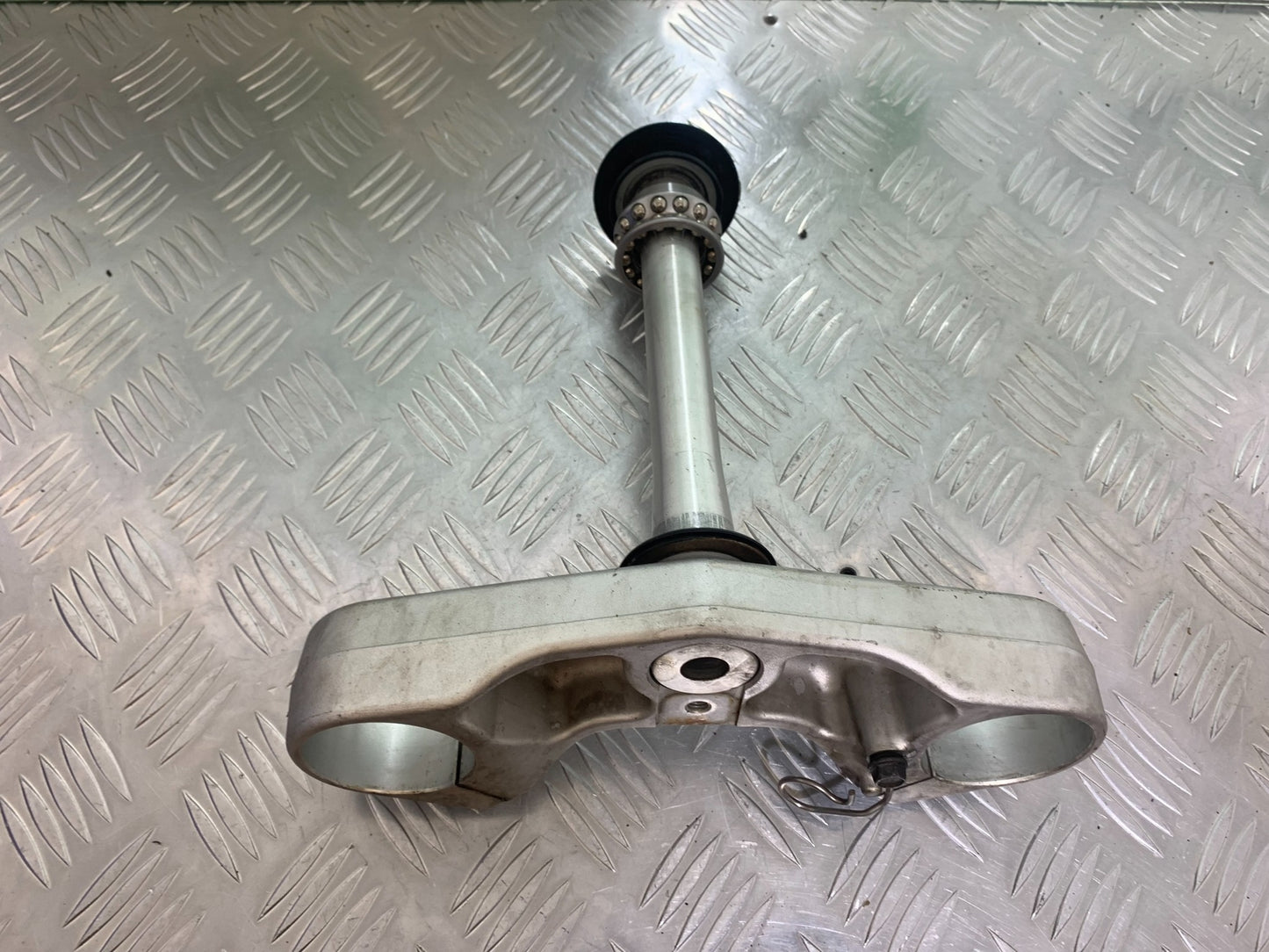 TRIUMPH TIGER 1200 EXPLORER BOTTOM YOKE YEAR 2012-2015 (STOCK 992)