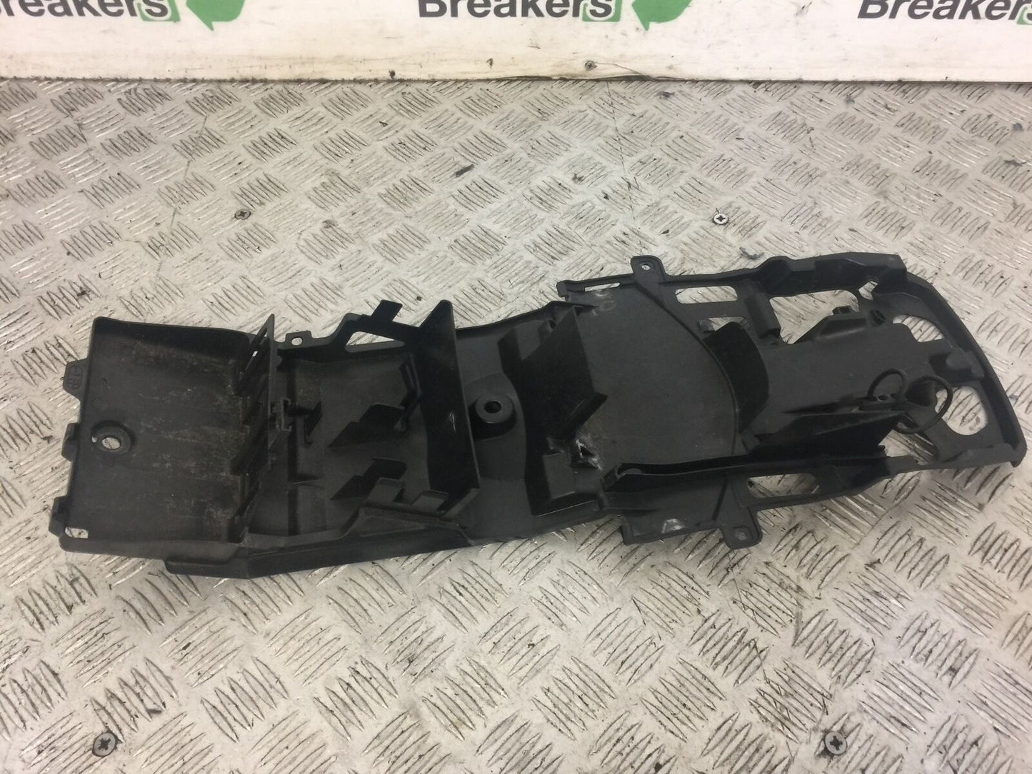 SUZUKI GSXR 750 L1 UNDERTRAY YEAR 2012-2015 (STOCK 632)