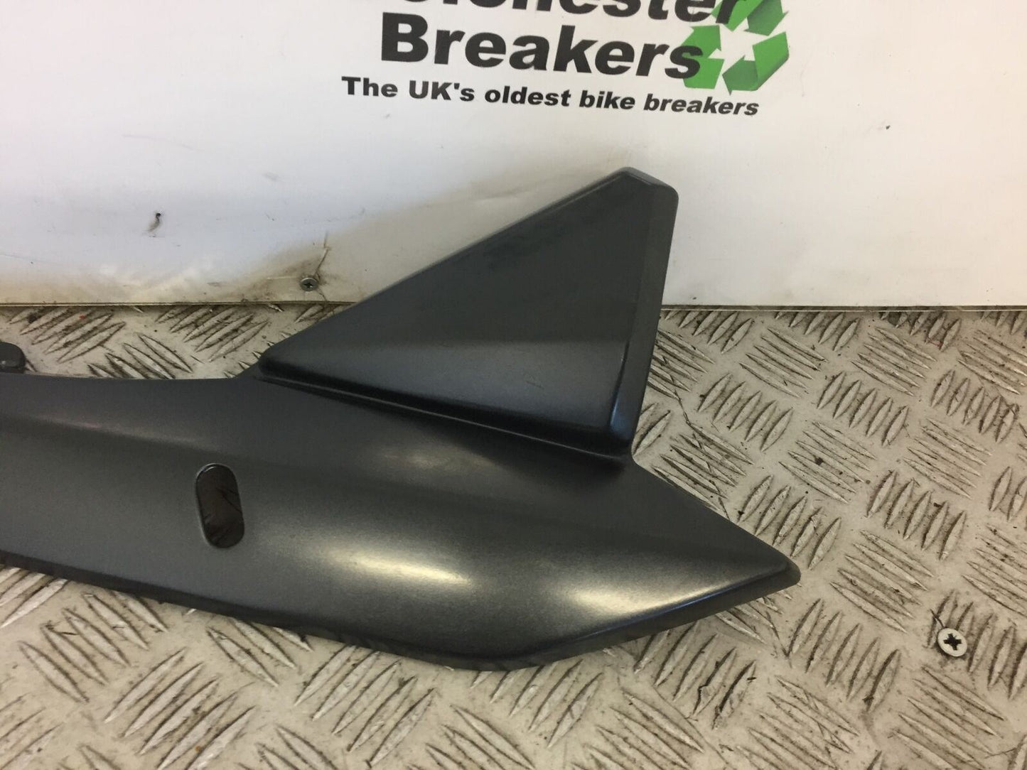SUZUKI GSX650 F GSX 650 F RIGHT SIDE INFILL PANEL YEAR 2009
