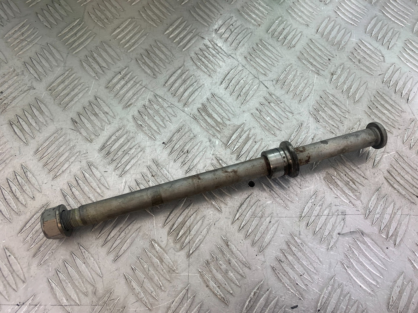 HONDA VTX1300 S-6 FRONT WHEEL SPINDLE YEAR 2004-09 (CMB1159)