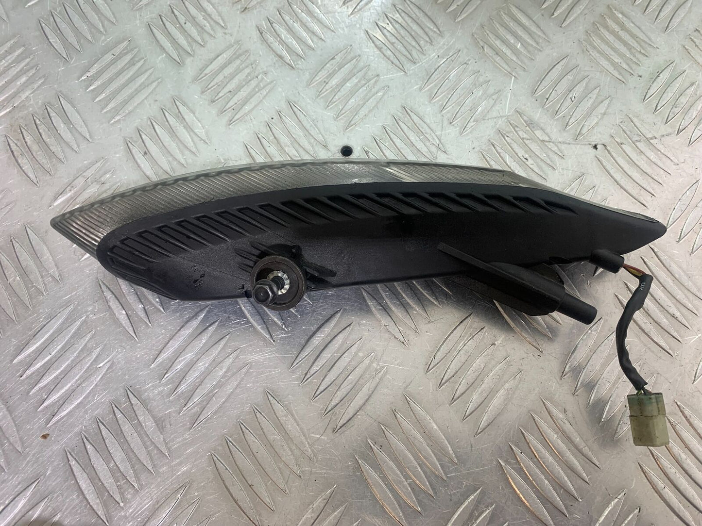 DUCATI DIAVEL 1200 RIGHT REAR INDICATOR YEAR 2014-17 (CMB1054)
