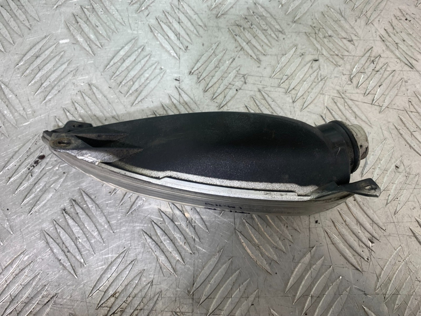 PIAGGIO MP3 250 ie FRONT RIGHT INDICATOR YEAR 2007 (CMB1307)