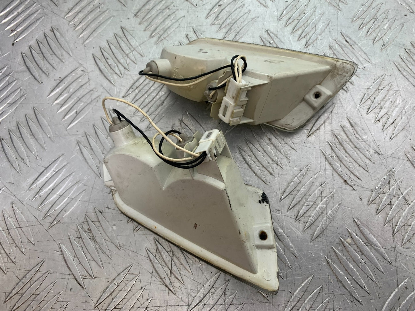 PIAGGIO VESPA GT125 L FRONT INDICATORS YEAR 2003 (CMB1300)
