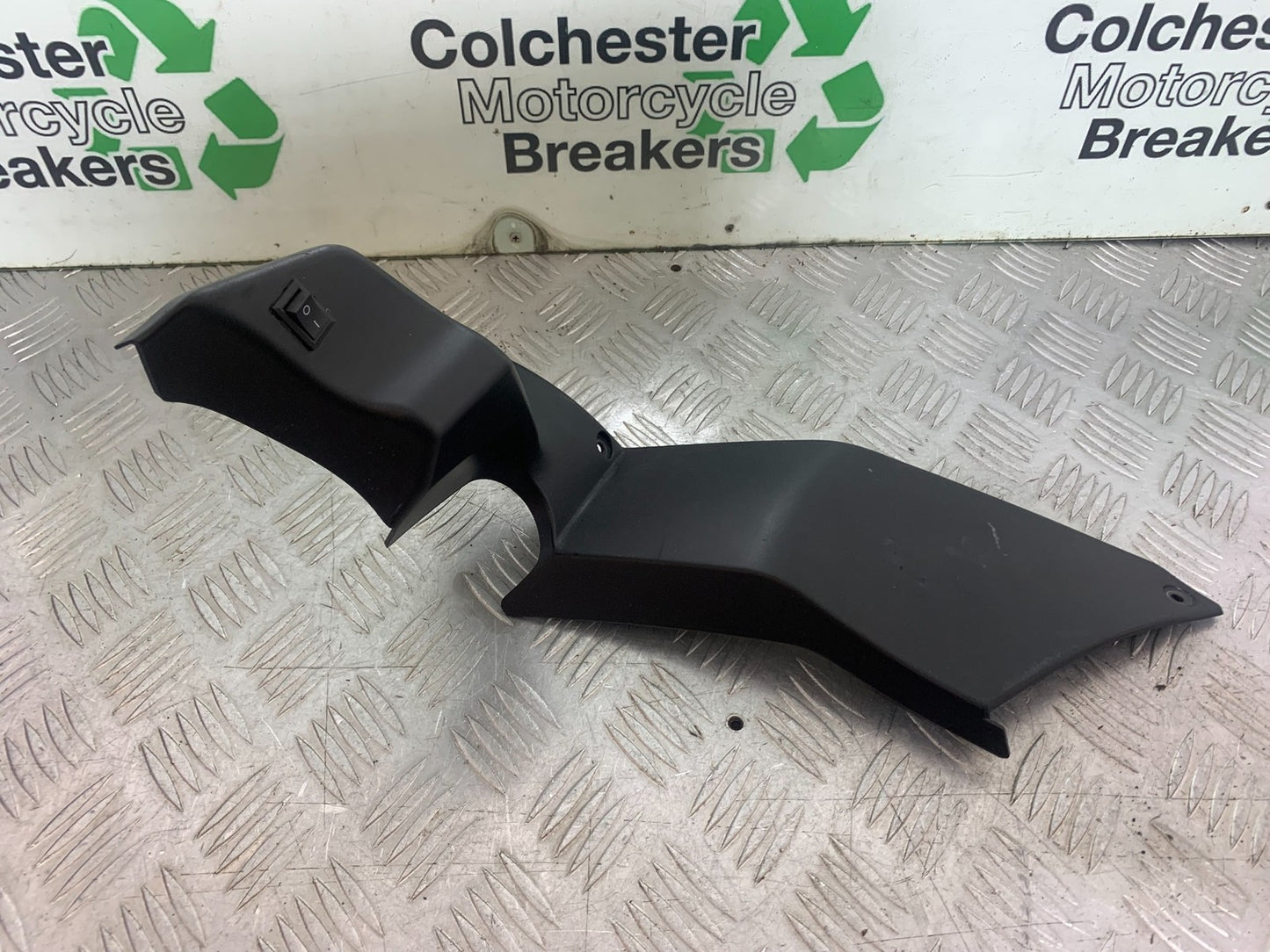 KAWASAKI GTR1400 GTR 1400 RIGHT TOP FAIRING INFILL PANEL YEAR 2007-2009(CMB1174)