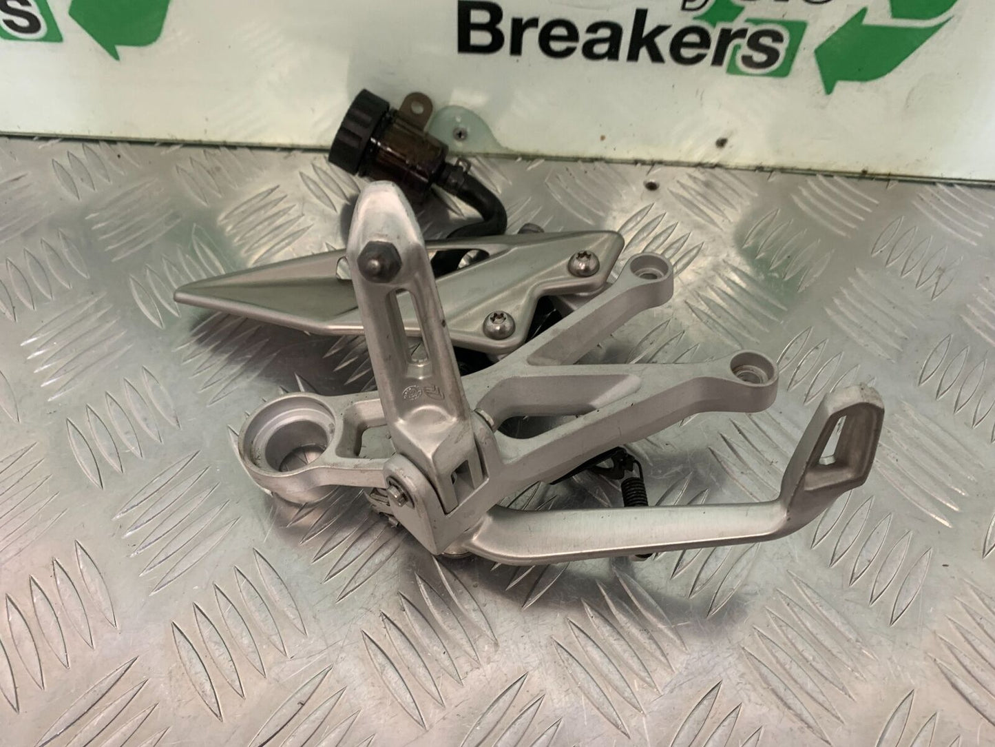 TRIUMPH 765 STREET TRIPLE RS FRONT RIGHT HANGER YEAR 2018-2021 (STOCK 968)