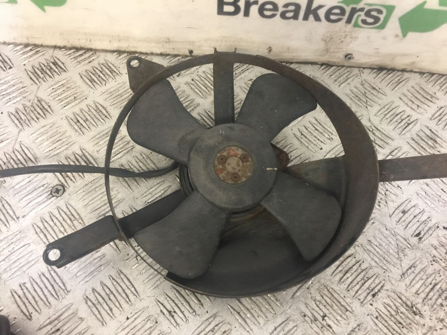 SUZUKI RF600 RF 600 RADIATOR FAN YEAR 1996 (STOCK 679)