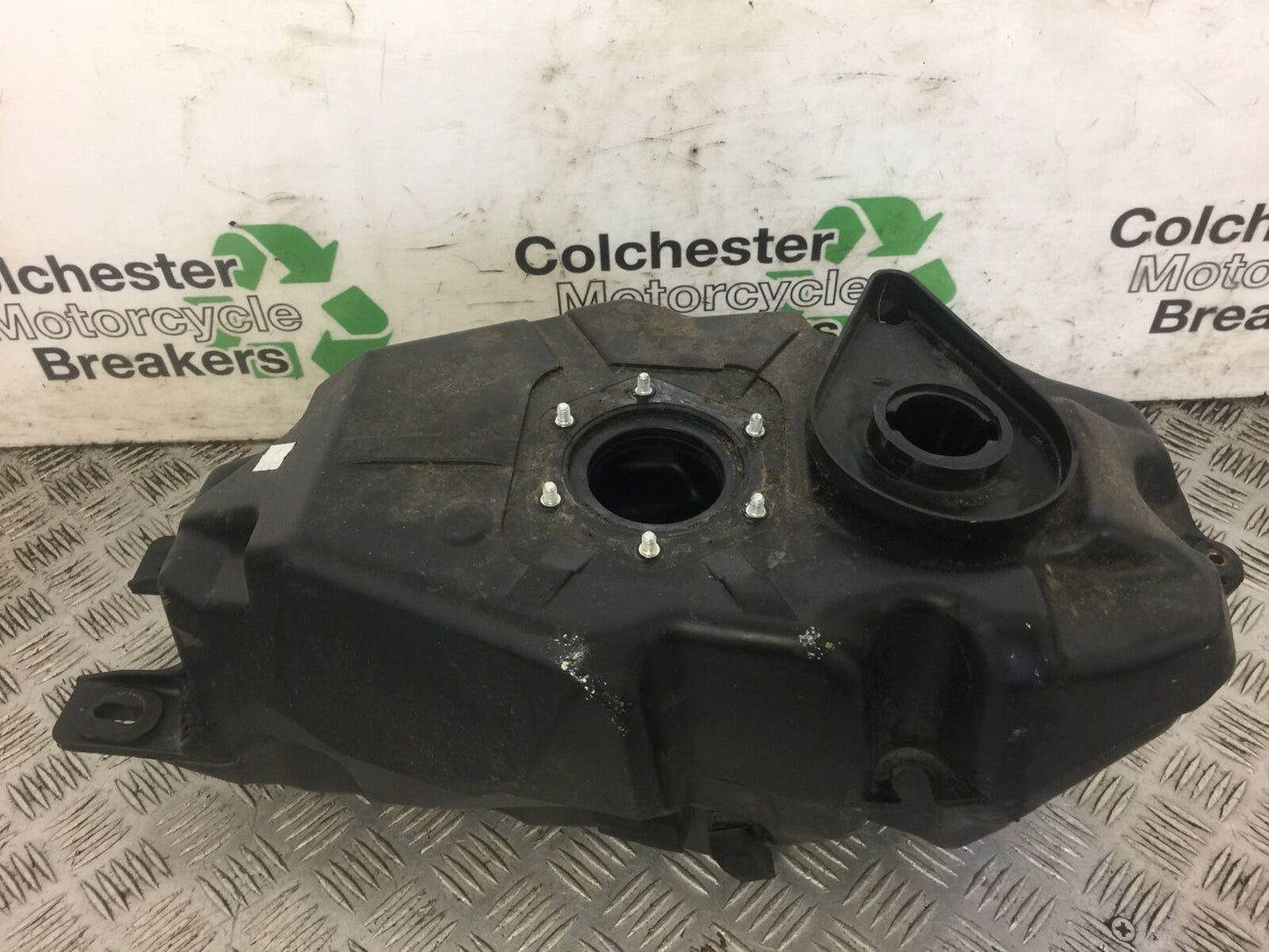YAMAHA MT 125 MT125 PETROL TANK 2014-2019 ABS (STOCK 544)