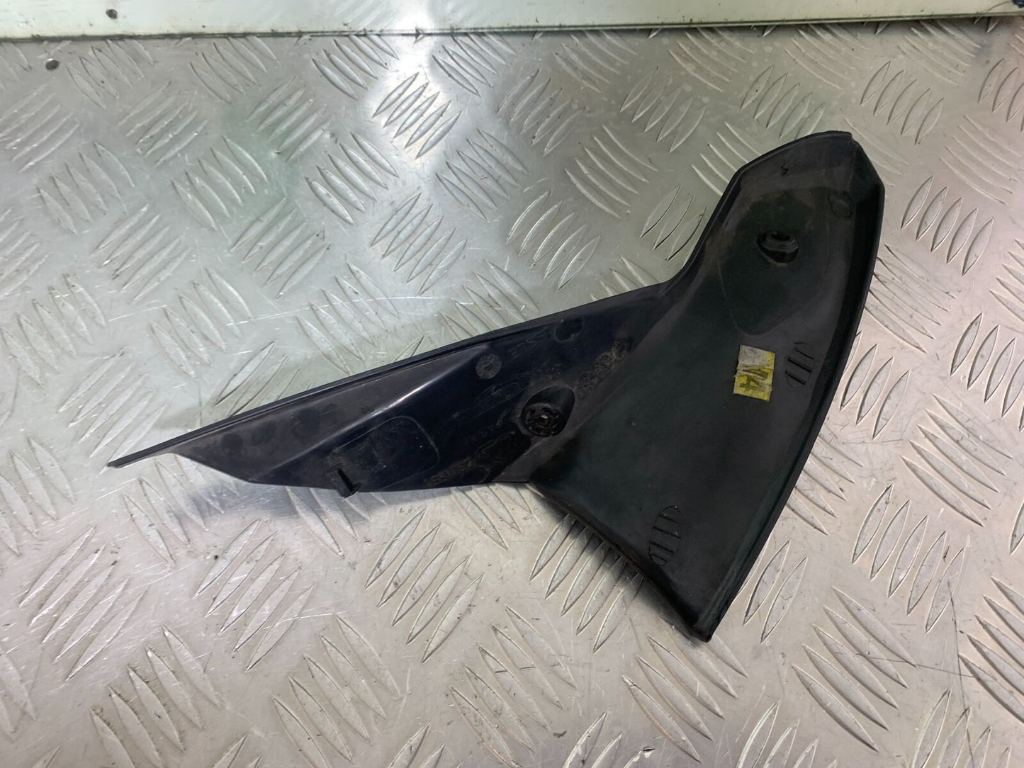 TRIUMPH 1050 SPRINT ST RIGHT TOP FAIRING INFILL PANEL YEAR 2004-2007 (CMB1089)