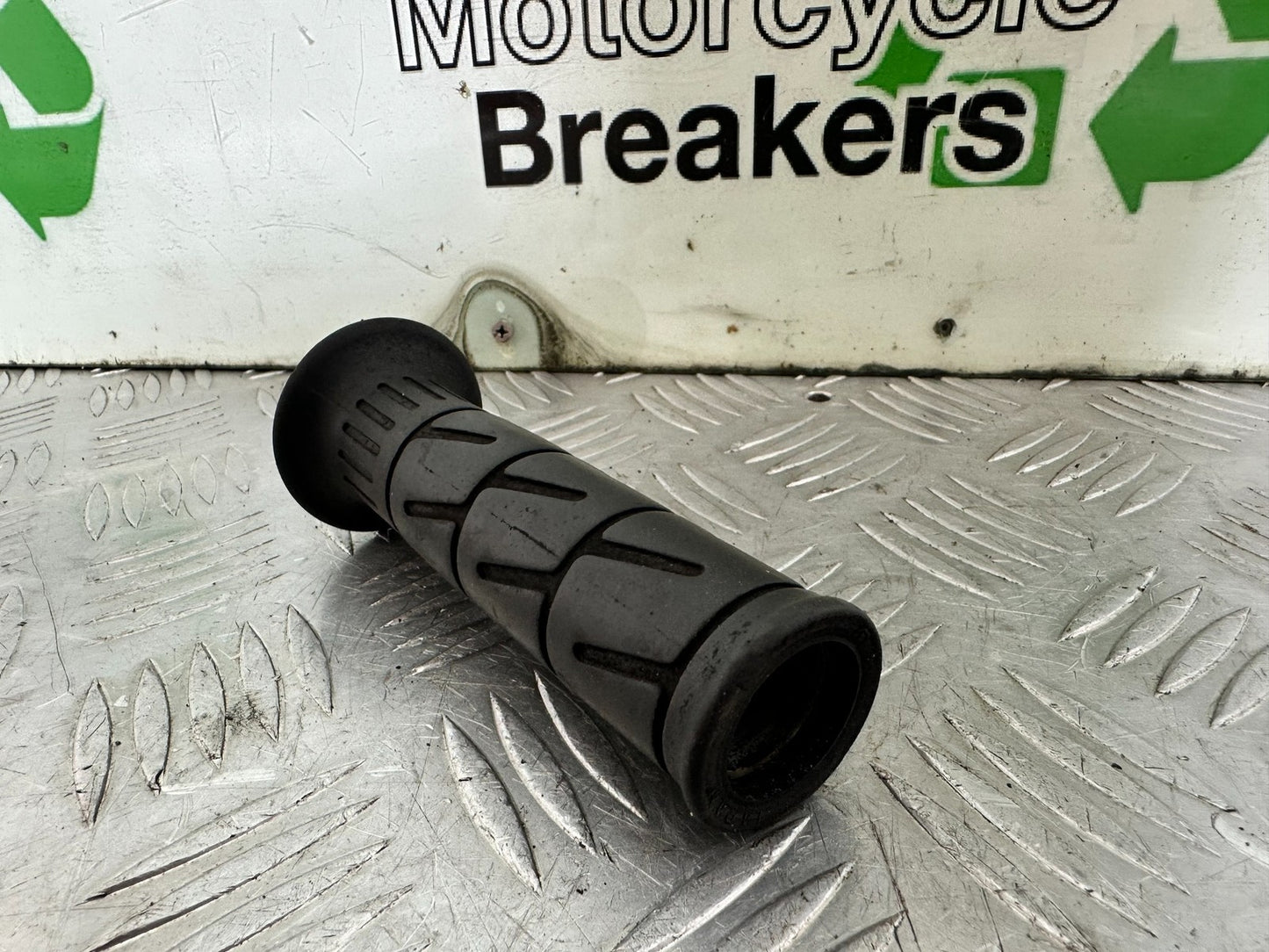 KAWASAKI ER6 F ER6F THROTTLE GRIP TWIST TUBE YEAR 2005-2008 (CMB1178)