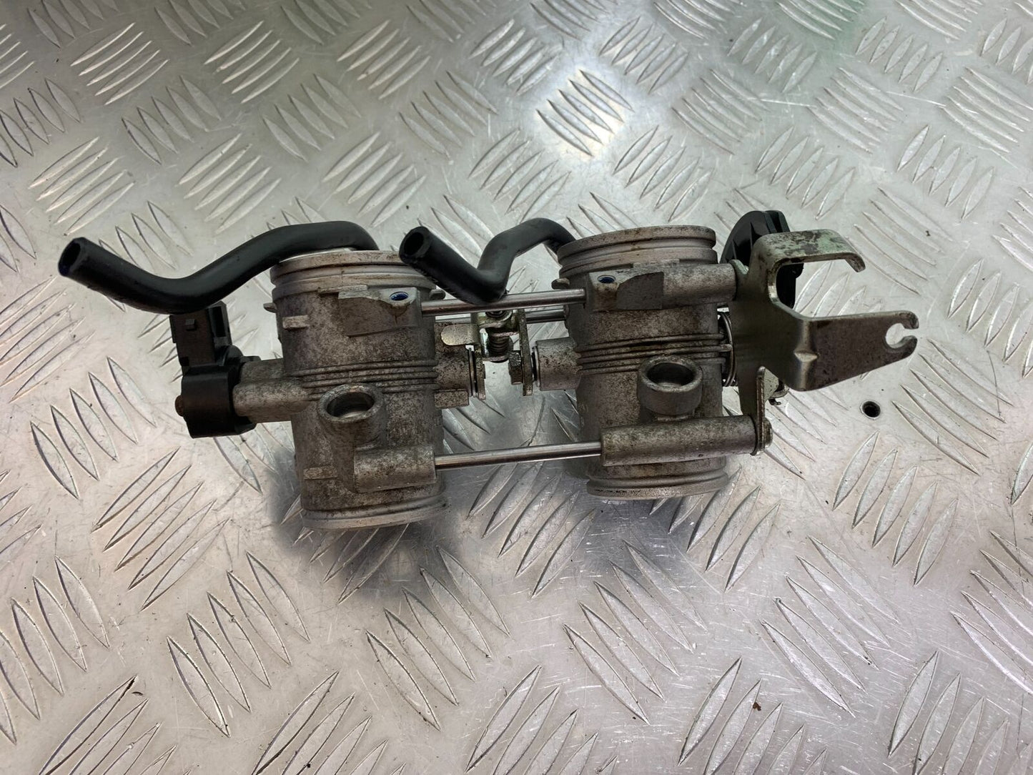 BMW F800 GT THROTTLE BODIES YEAR 2013-2017 (CMB1031)