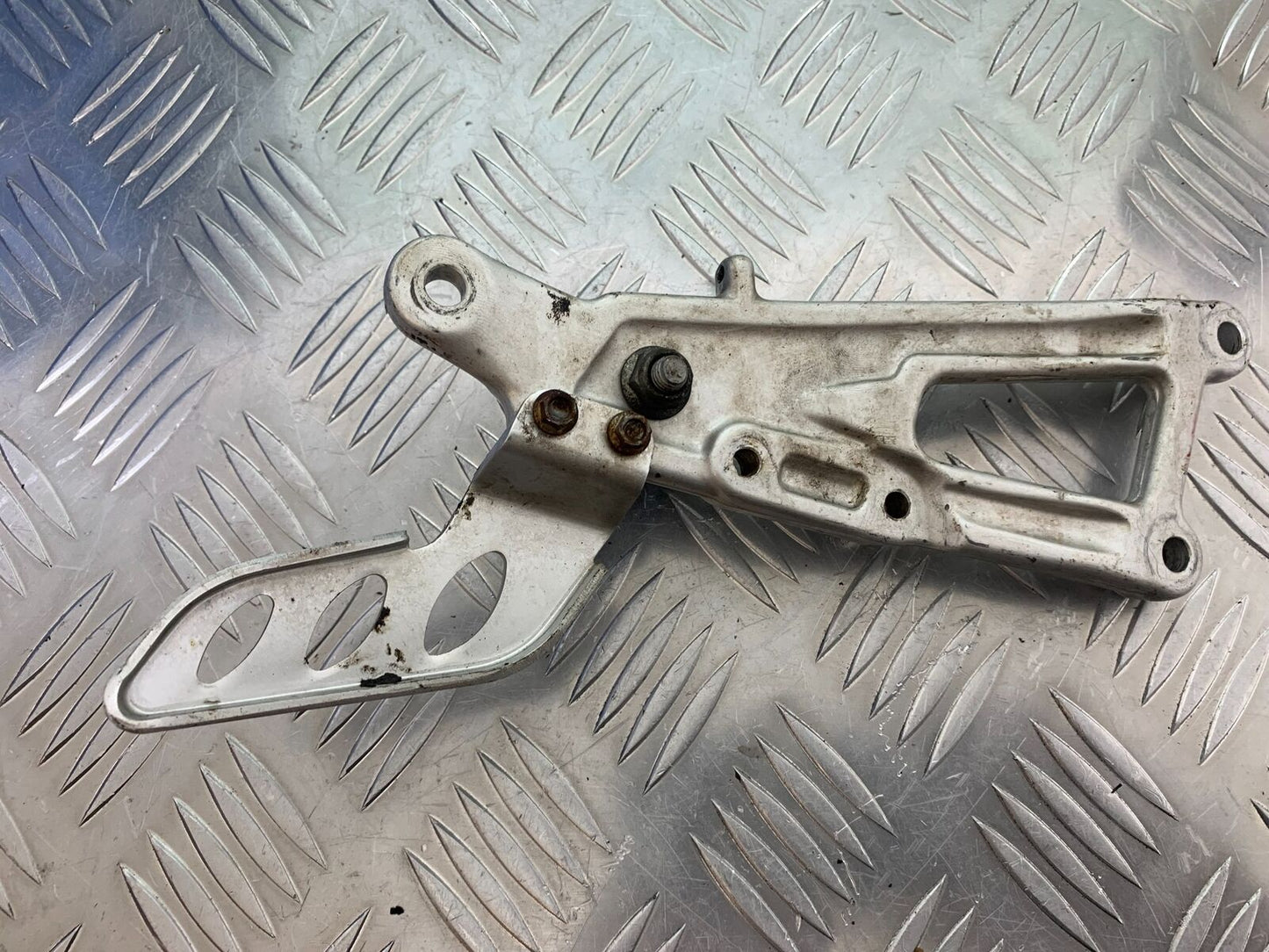 APRILIA RS4 125 FRONT RIGHT HANGER YEAR 2011-2016 (STOCK 994)