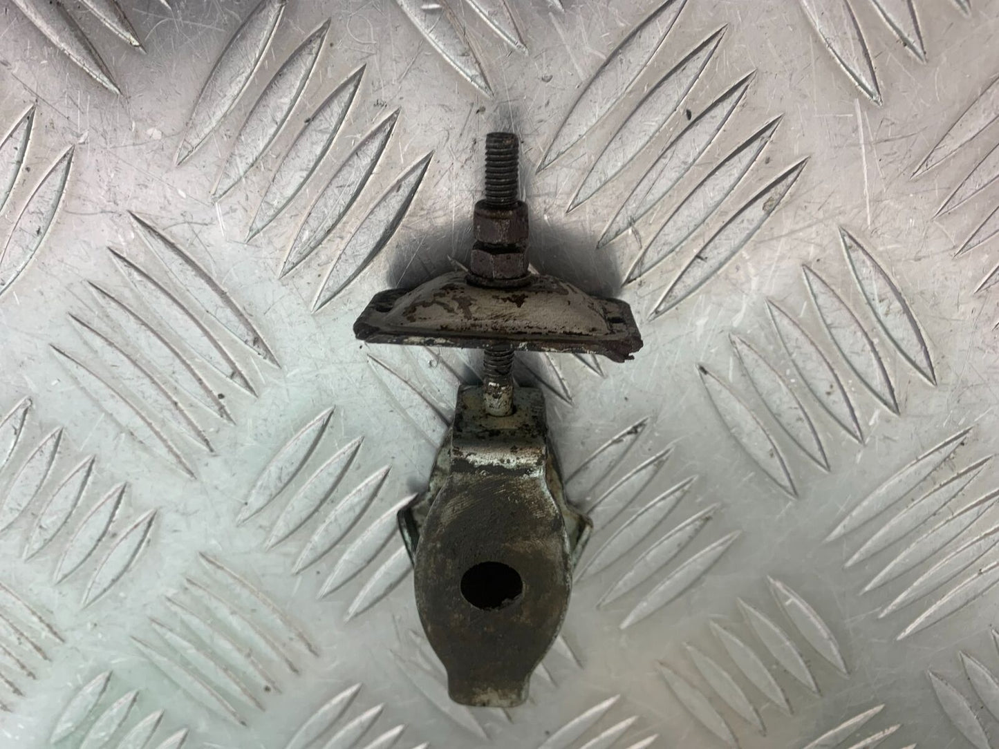 HONDA CBR125 CBR 125 1 X CHAIN ADJUSTER YEAR 2004-06 (CMB1040)