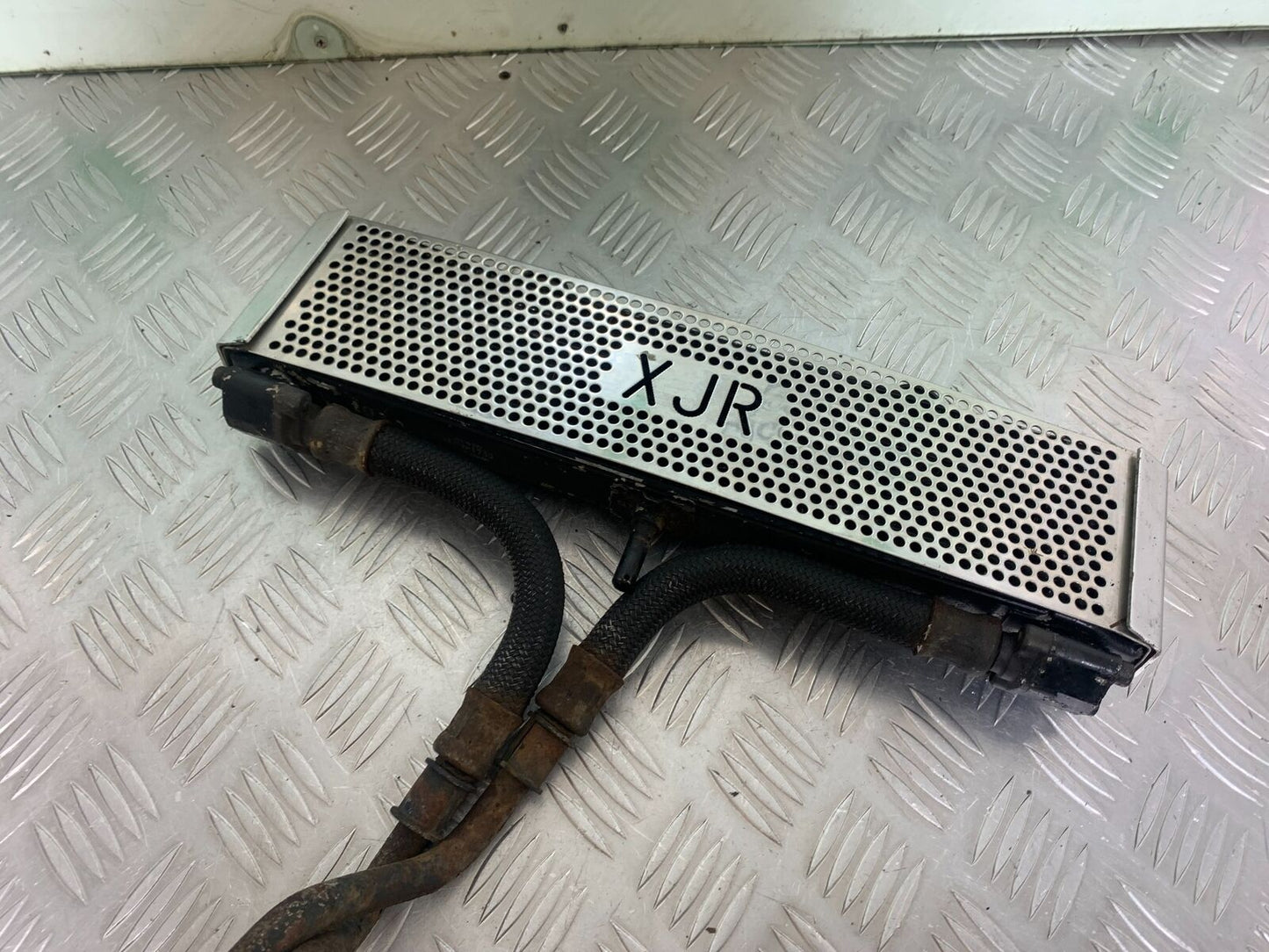 YAMAHA XJR1300 XJR 1300 OIL COOLER AND LINES YEAR 1999-2003 (CMB1055)