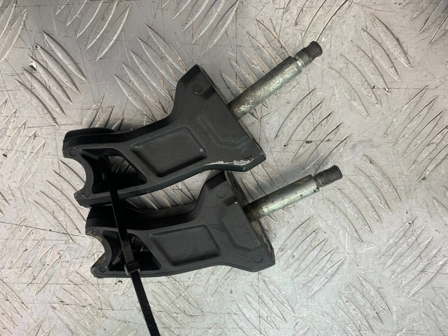 KAWASAKI 650 VERSYS HANDLEBAR CLAMPS YEAR 2015-2018 (CMB1288)