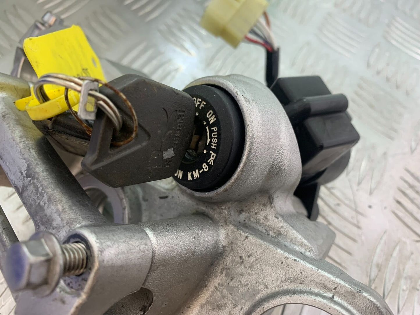 KAWASAKI ER6 N LOCKS AND KEY YEAR 2005-2008 (CMB1034)