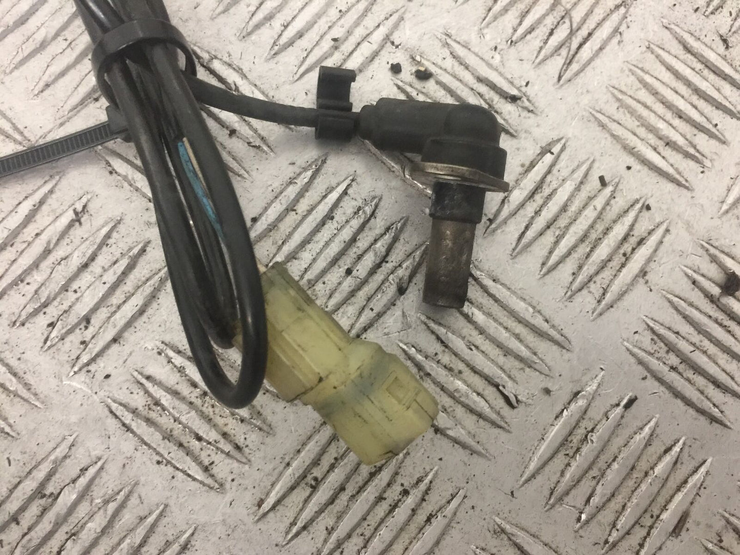 TRIUMPH TROPHY 1215 SE REAR ABS SENSOR 2012-2017 (STOCK 870)