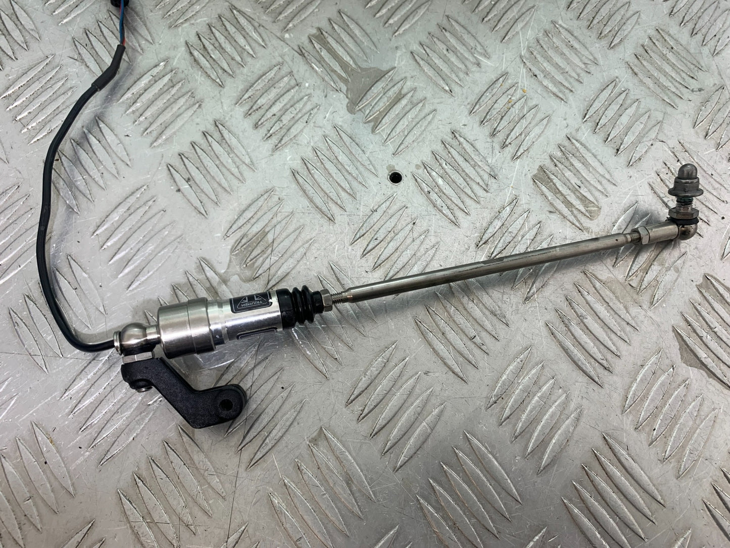 TRIUMPH TRIDENT 660 QIUCK SHIFTER YEAR 2021-2024 (CMB1148)