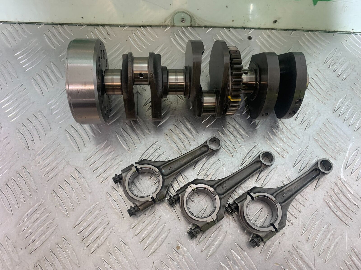 MV AGUSTA TURISMO VELOCE 800 CRANKSHAFT AND RODS YEAR 2014-17 (CMB1051)