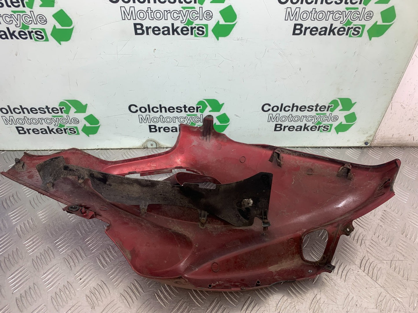 HONDA NT650 V DEAUVILLE RIGHT FAIRING PANEL YEAR 1999 (CMB1268)