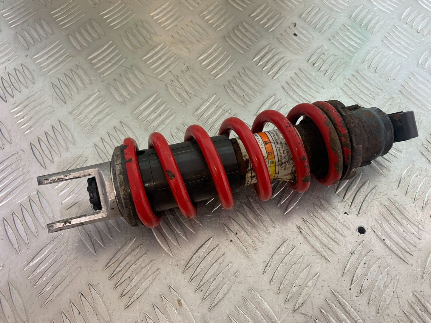 KAWASAKI Z750 ZR750 ZR-7S REAR SHOCK YEAR 1999-05 (CMB1135)