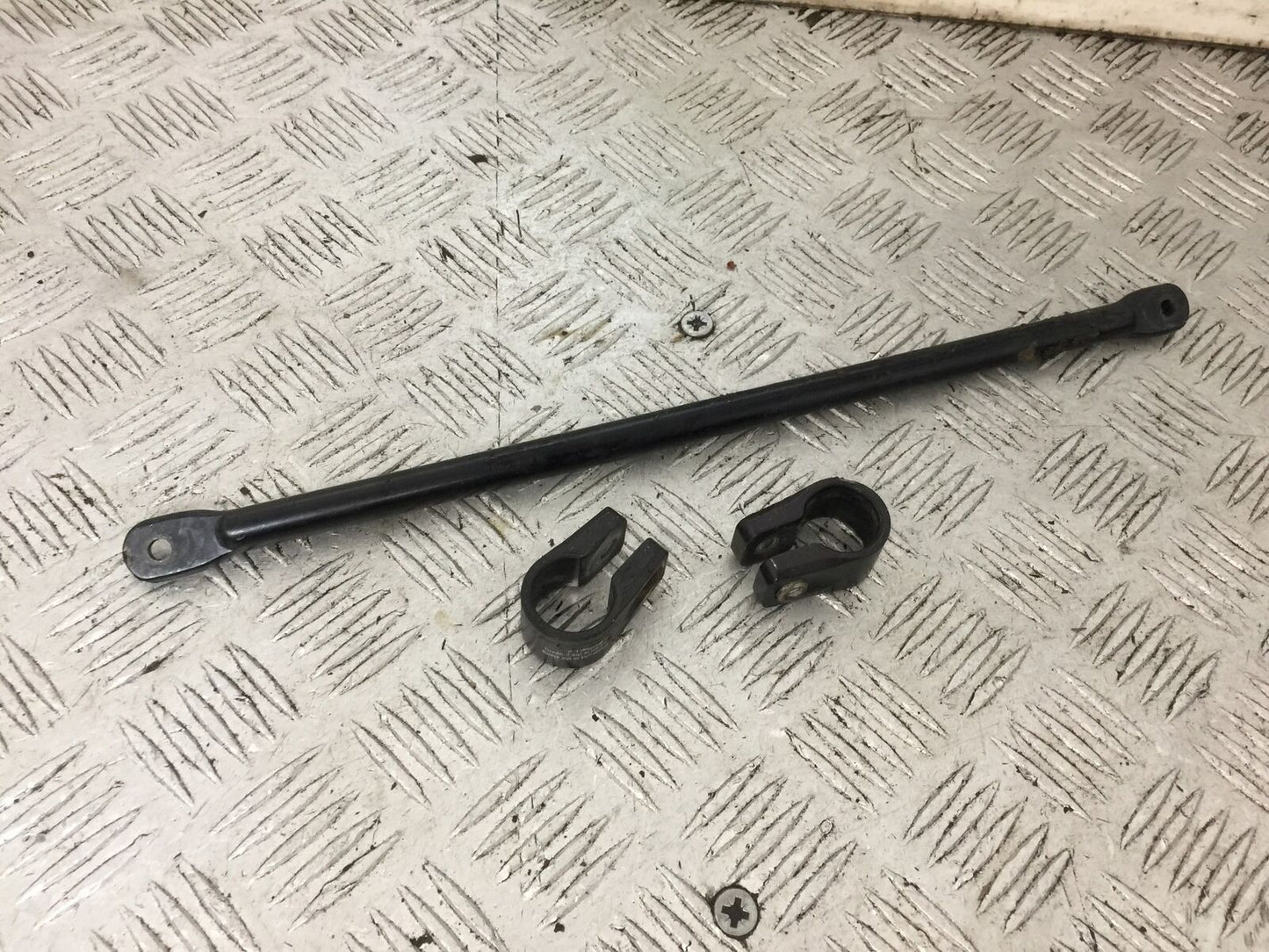 KTM400 KTM 400 LC4-E HANDLE BAR CLAMP YEAR 2000 (STOCK 898)