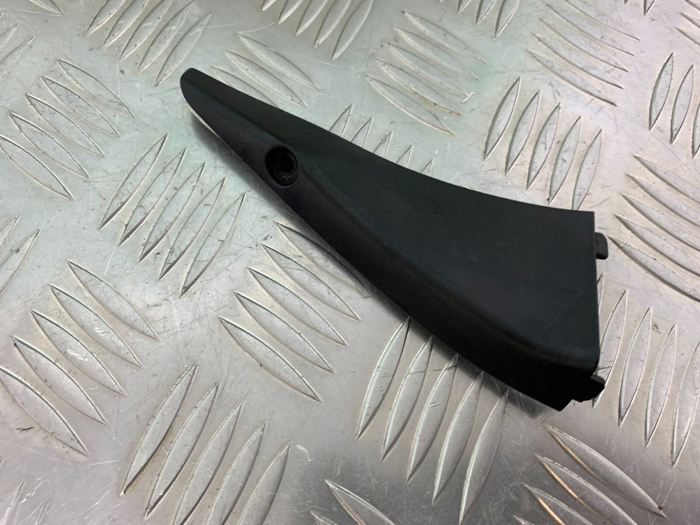 HONDA VFR800 VFR 800 V-TEC RIGHT TOP FAIRING INFILL YEAR 2002 -09 (CMB1012)