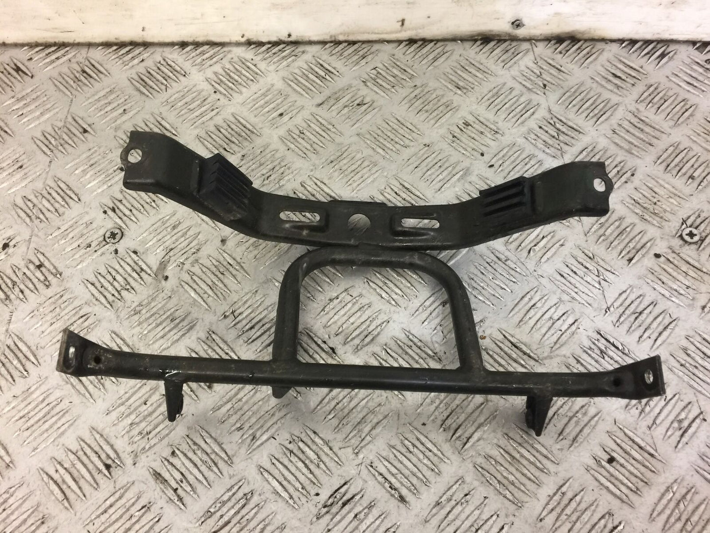 HONDA PC800 PC 800 PACIFIC COAST REAR MOUNTING BRACKET YEAR 1998 (STOCK 516)