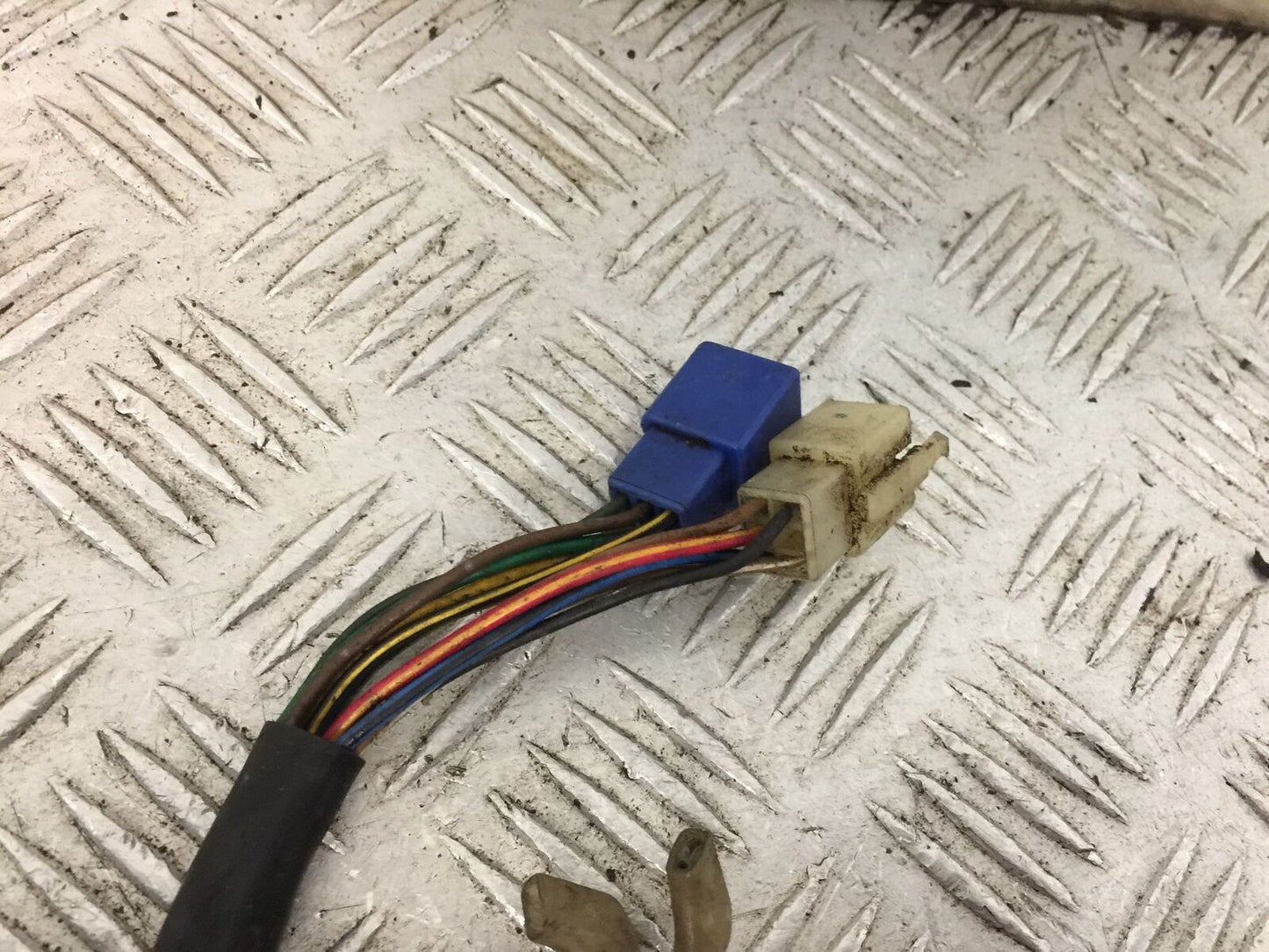 YAMAHA R6 5EB LEFT SWITCH GEAR YEAR 1999-2002 (STOCK 891)