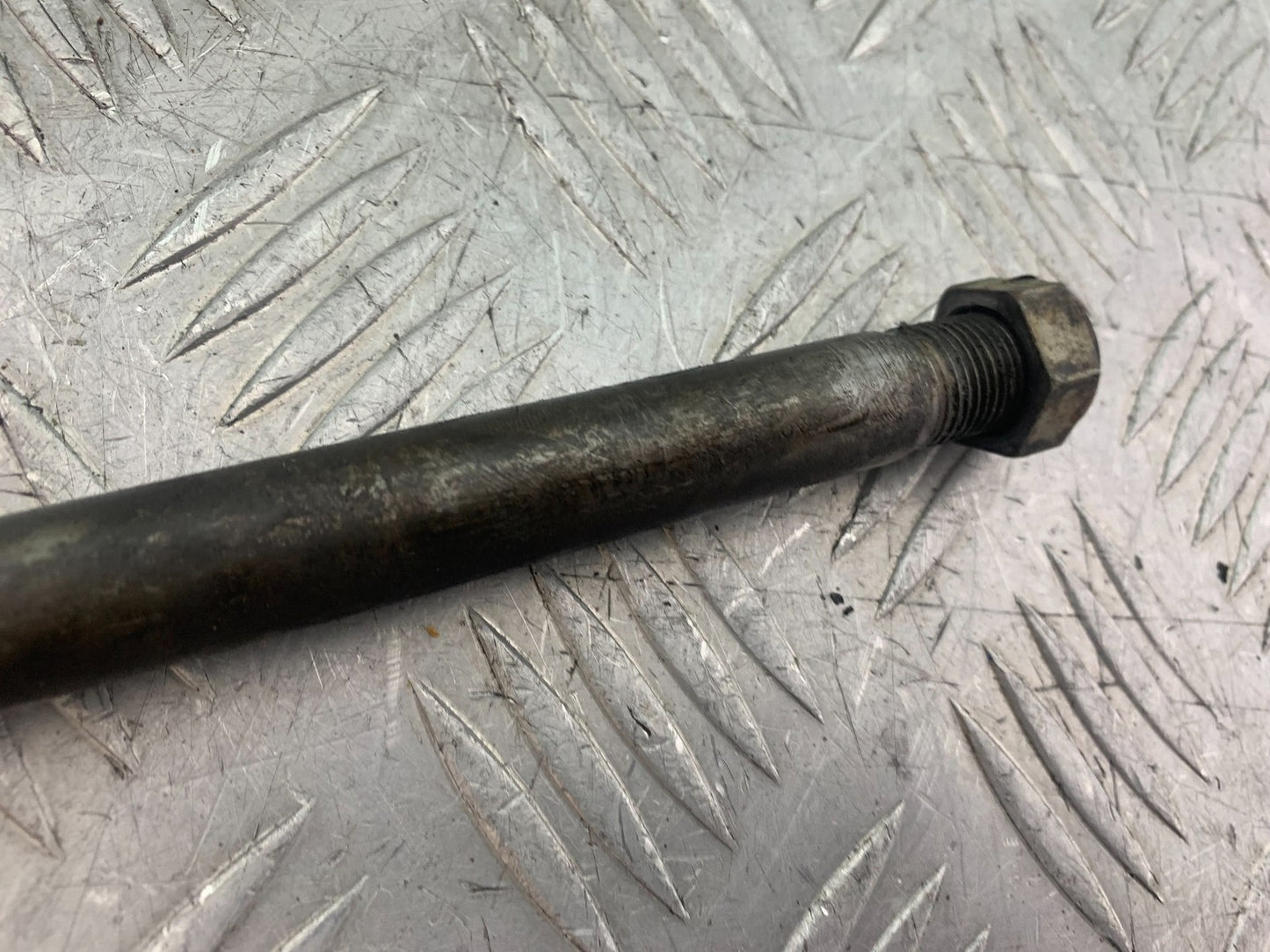 KAWASAKI KXF250 KXF 250 SWINGARM SPINDLE YEAR 2006-2008 (CMB1309)