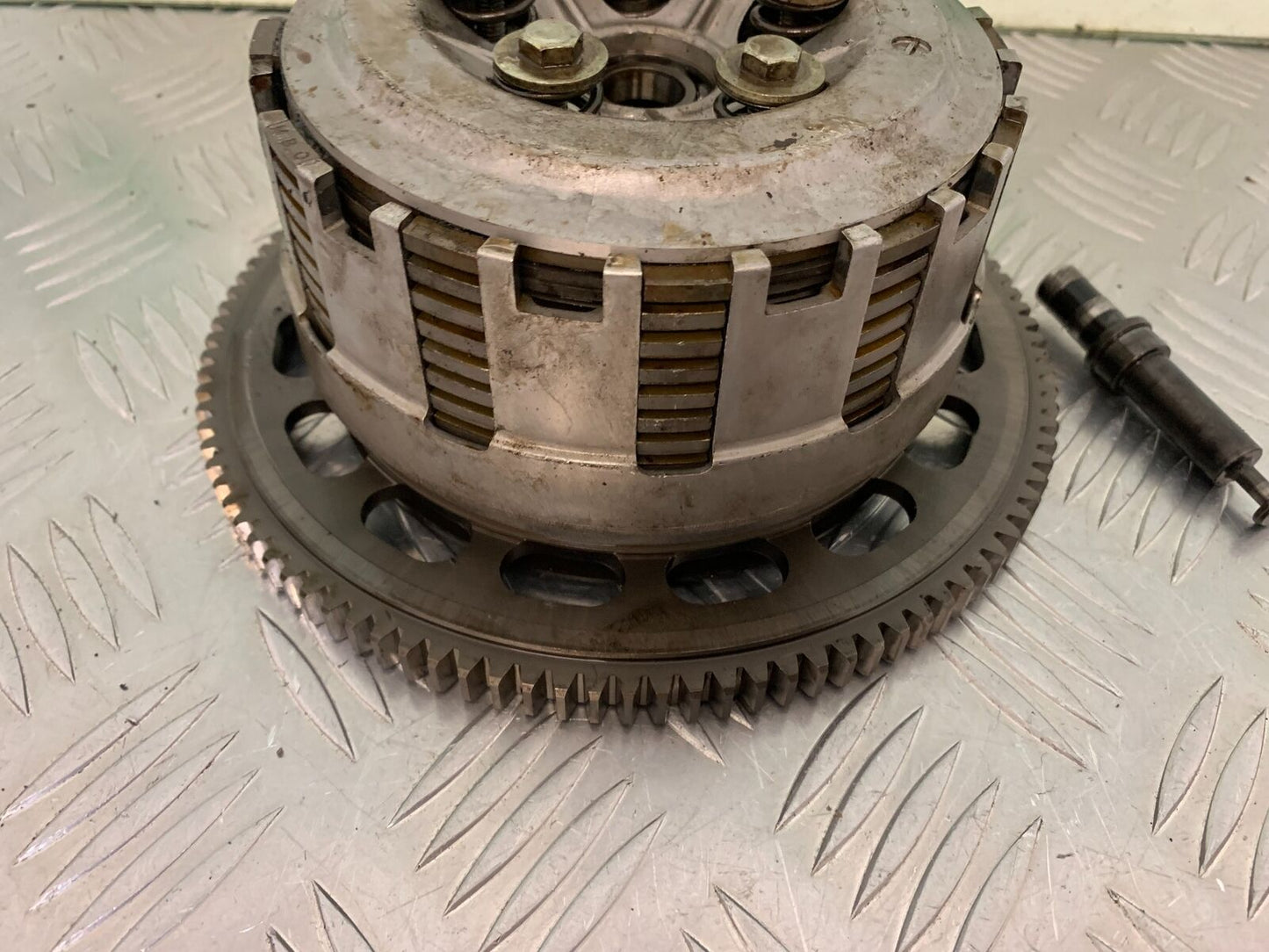 TRIUMPH DAYTONA T595 955i CLUTCH YEAR 1997-2000 (STOCK 981)