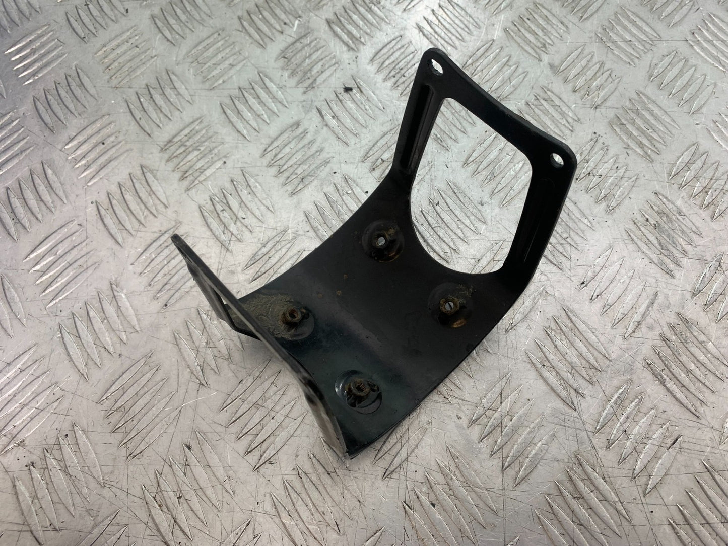 BSA 650 GOLD STAR FRONT MUDGUARD BRACE YEAR 2022-2025 (CMB1262)