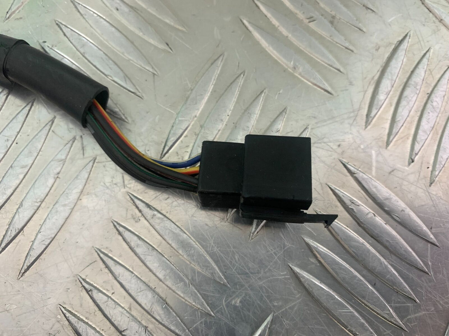 HONDA CBR600 CBR 600 RR RIGHT SWITCH GEAR YEAR 2003-2004 CMB1086)