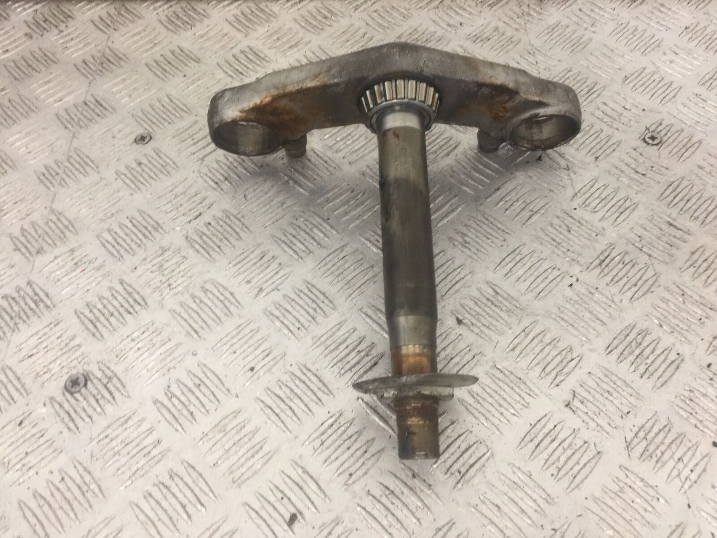 TRIUMPH 955i SPRINT ST BOTTOM YOKE YEAR 1999-2004 (STOCK 868)