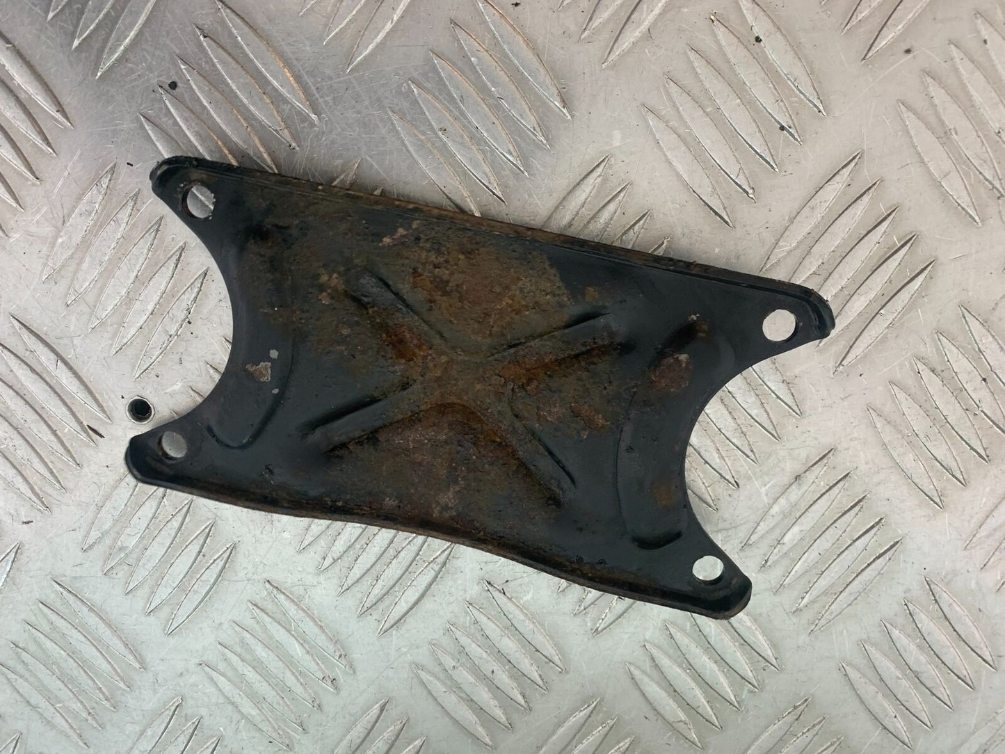 APRILIA 650 PAGASO STRADA FRONT MUDGUARD BRACE YEAR 2005-2010 (CMB1057)