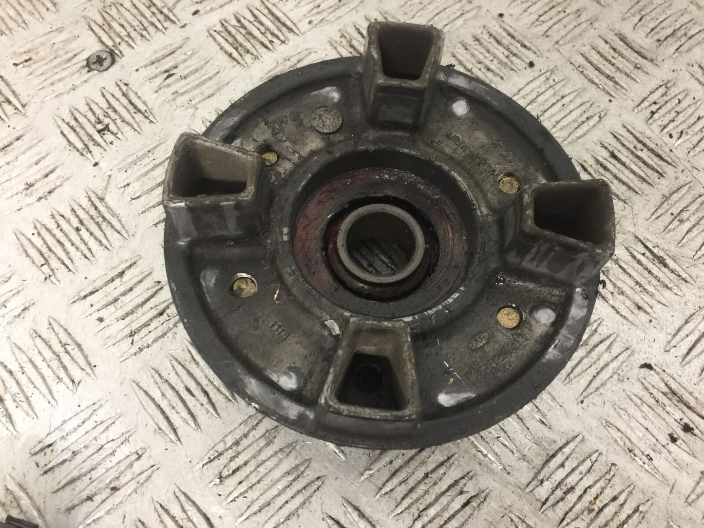 KAWASAKI ZX9R ZX9 E1 SPROCKET CARRIER YEAR 2000 (STOCK 795)