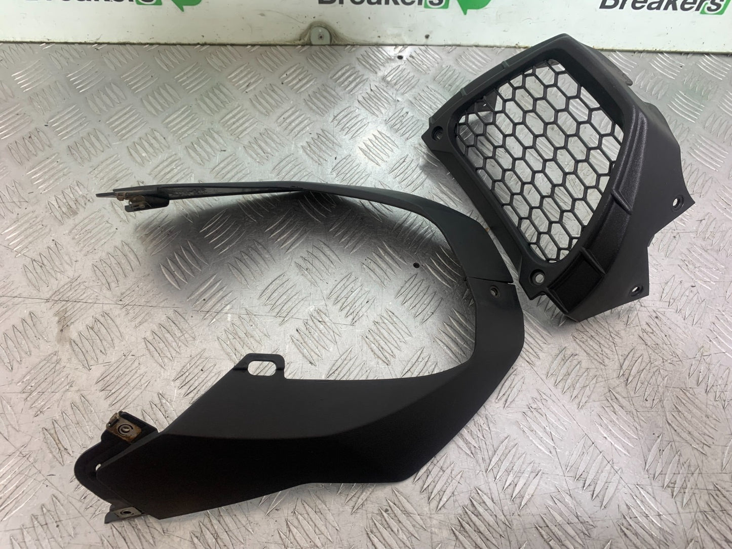 APRILIA TUONO 1000 V4R BELLYPAN YEAR 2011-13 (CMB1331)