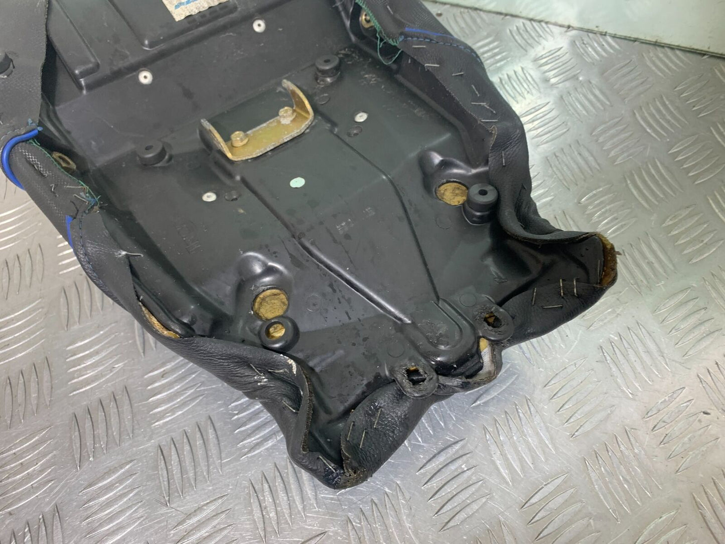 TRIUMPH 1050 SPRINT ST SEAT YEAR 2004-2007 (CMB1089)