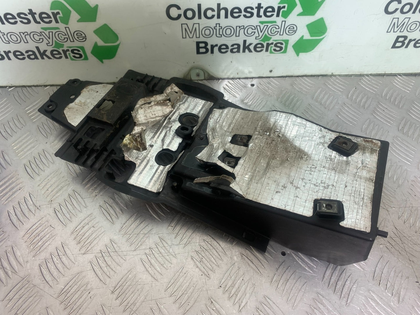 APRILIA SL750 SL 750 SHIVER UNDERTRAY YEAR 2008-2016 (CMB1242)