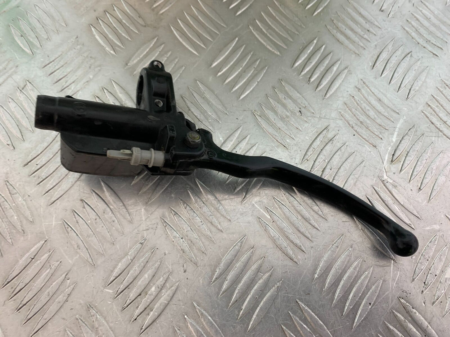 PIAGGIO X EVO 400 FRONT BRAKE MASTER CYLINDER YEAR 2007-2011 (CMB1069)