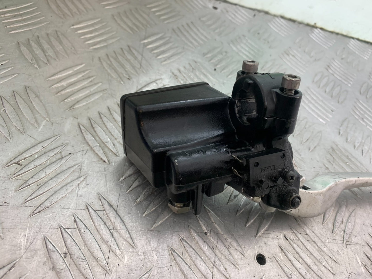 YAMAHA FZS1000 FAZER FRONT MASTER CYLINDER YEAR 2001-05 (CMB1275)