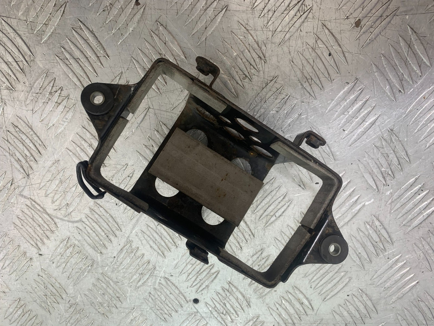 SUZUKI GSX750 INAZUMA BATTERY BOX YEAR 1998-2003 (CMB1308)
