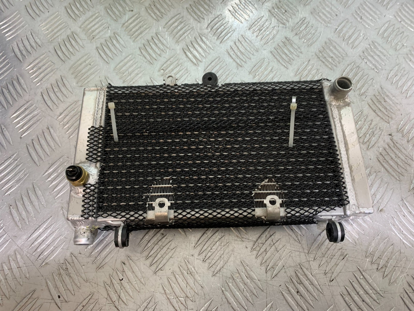 HONDA CBF500 CBF 500 RADIATOR YEAR 2004-2008 (CMB1294)