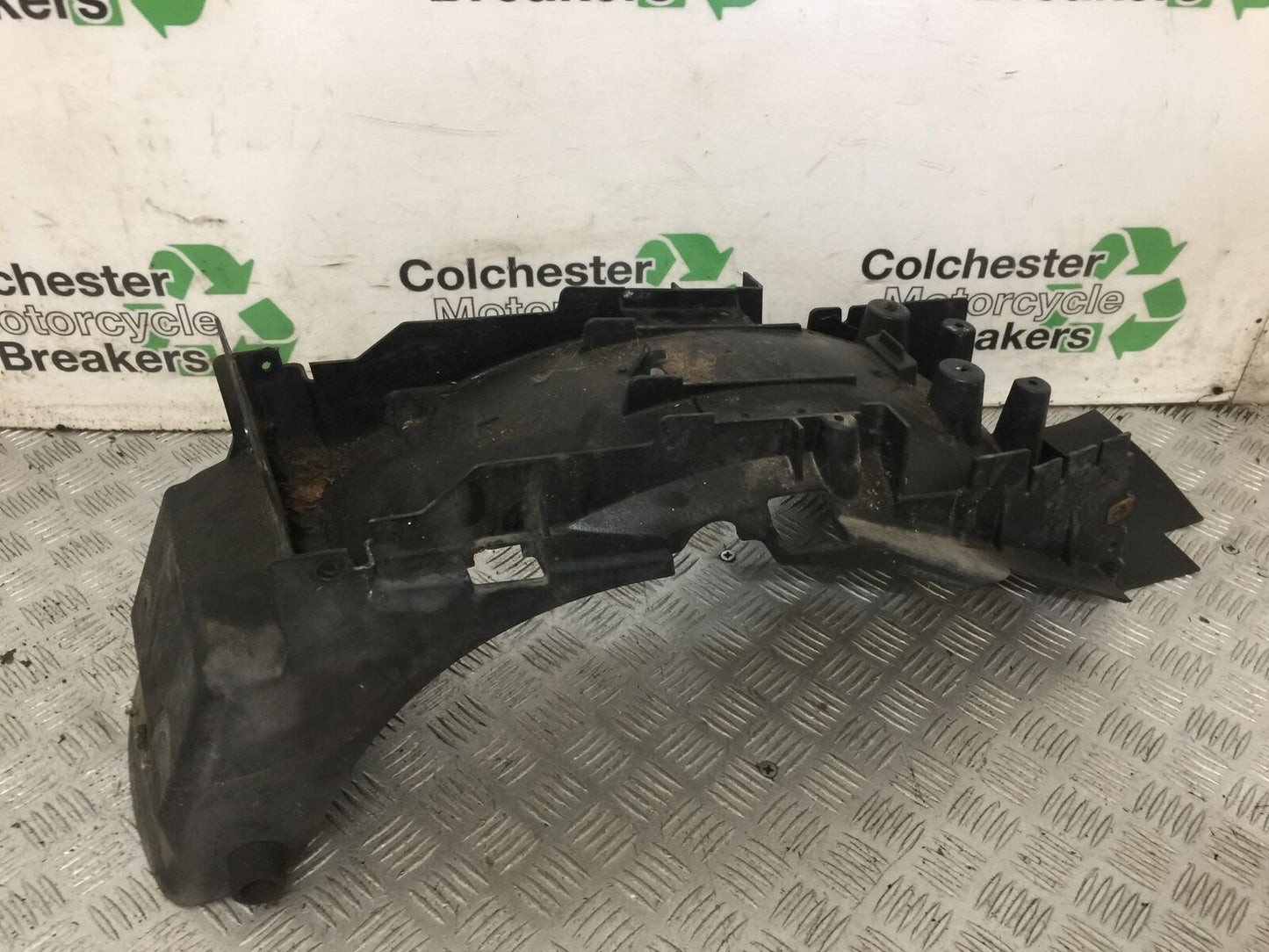 TRIUMPH 955i TIGER REAR MUDGUARD YEAR 2001-2006 (STOCK 818)