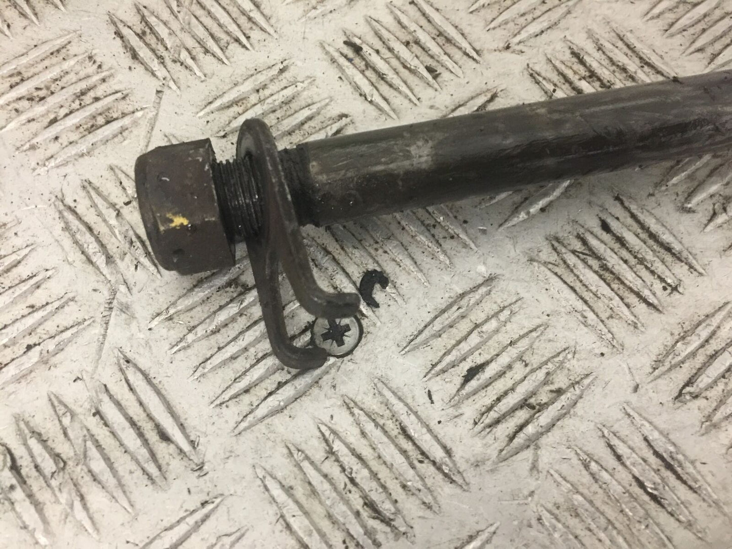 HONDA CBR600 CBR 600 REAR WHEEL SPINDLE YEAR 1996 (STOCK 798)