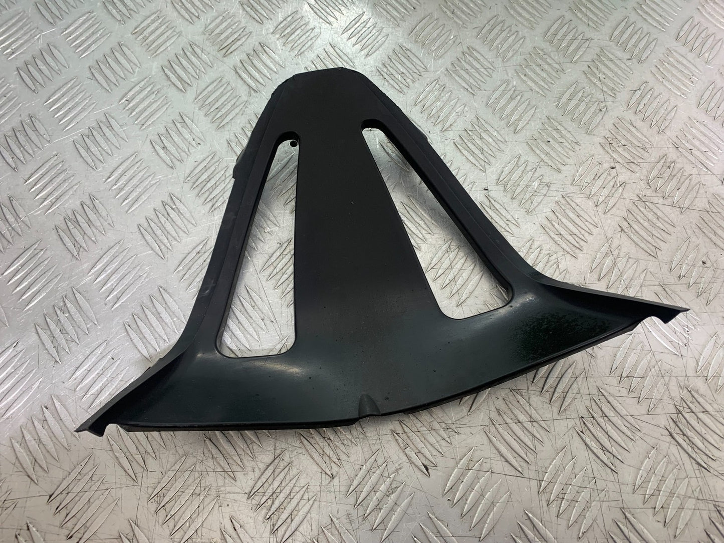 SUZUKI GSXR600 GSXR 600 K1 K2 K3 FAIRING V-PIECE 1999-03 (CMB1284)