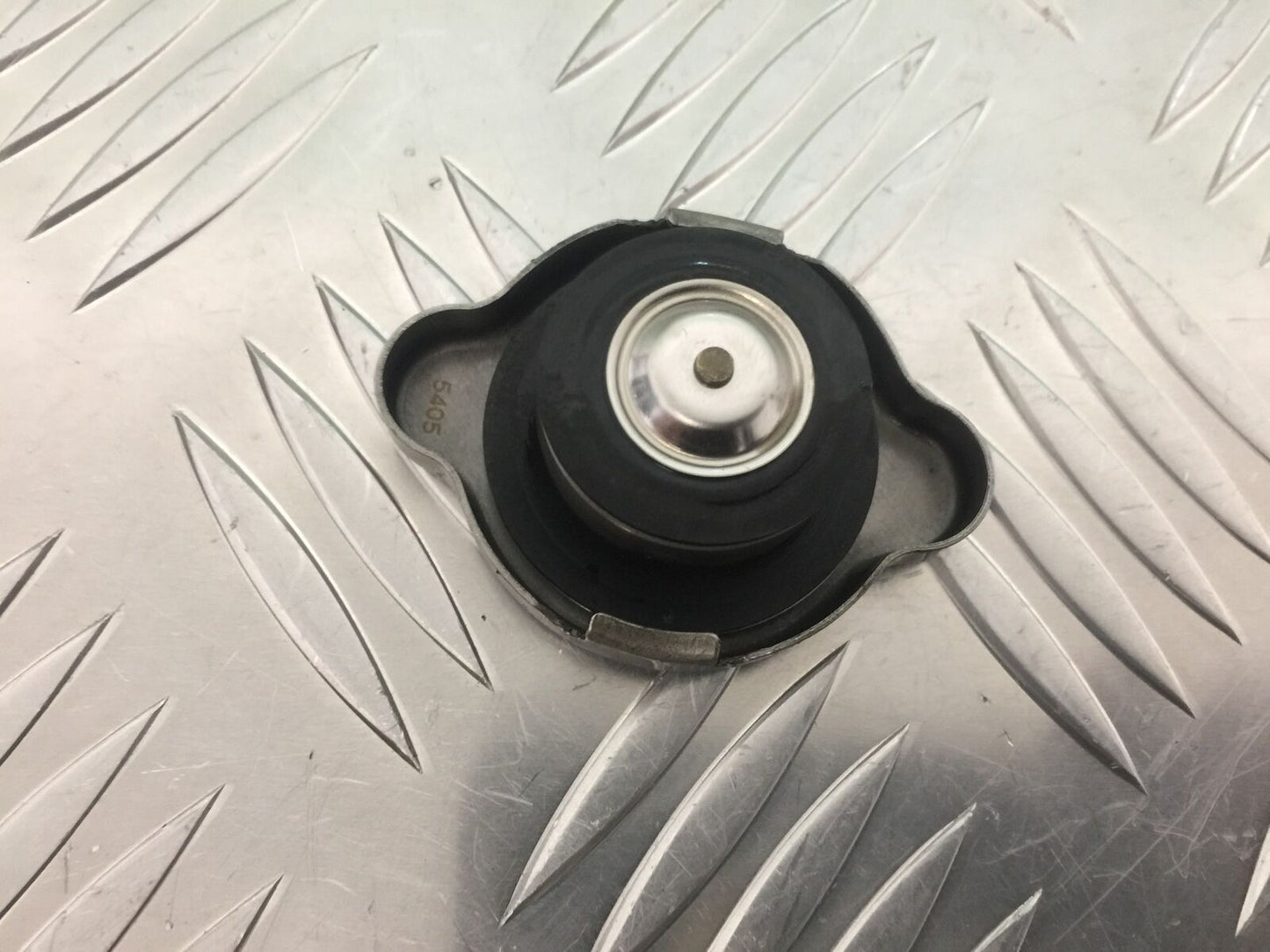 HONDA CBR600 RR RADIATOR CAP YEAR 2005-2006 (STOCK 933)