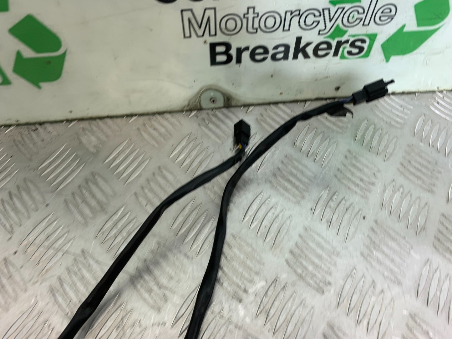 TRIUMPH SPEED TRIPLE R 1050 HEADLIGHTS 2009 (CMB1183)