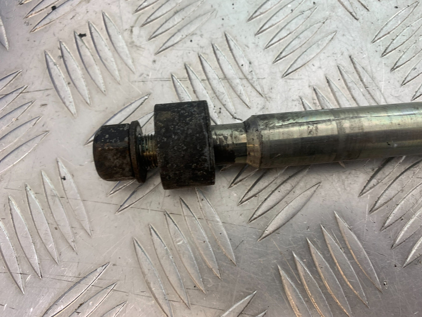HARLEY DAVIDSON FXS BLACKLINE 1585 FRONT SPINDLE YEAR 2012 (CMB1147)