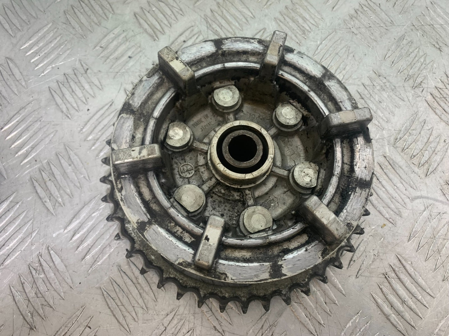 SUZUKI GSX750 INAZUMA SPROCKET CARRIER YEAR 1998-2003 (CMB1308)