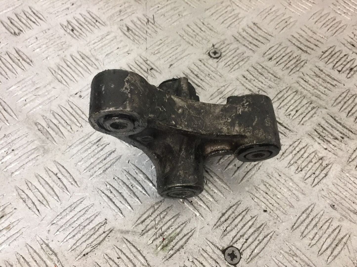 KAWASAKI Z800 Z 800 REAR SHOCK LINKAGE YEAR 2015 (STOCK 874)